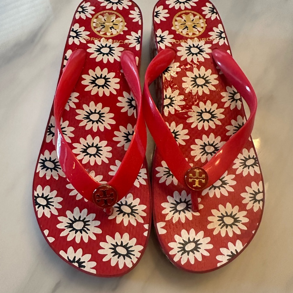 TORY BURCH RED NANTUCKET‎ DAISY FLORAL FLIP FLOPS